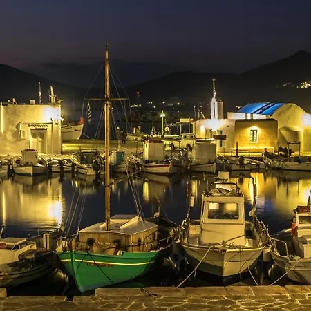 Colors In - House For 6 People In The Of Paros Naousa (Paros)