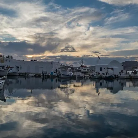 Colors In - House For 6 People In The Of Paros *