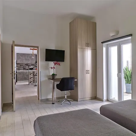 Colors In - House For 6 People In The Of Paros *