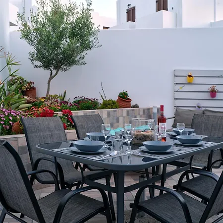 Colors In - House For 6 People In The Of Paros Prázdninový dům