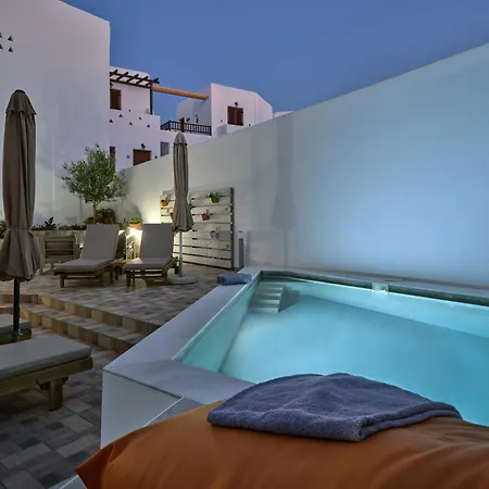 Colors In - House For 6 People In The Of Paros * Nausa