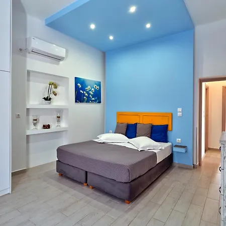 Colors In - House For 6 People In The Of Paros Nyaraló