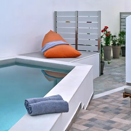 Nyaraló Colors In - House For 6 People In The Of Paros *