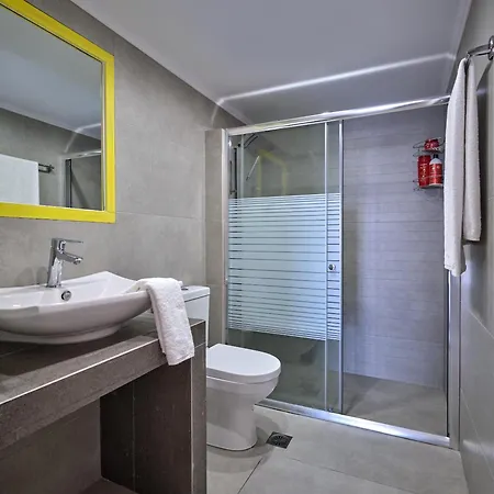 Colors In - House For 6 People In The Of Paros * Náusza