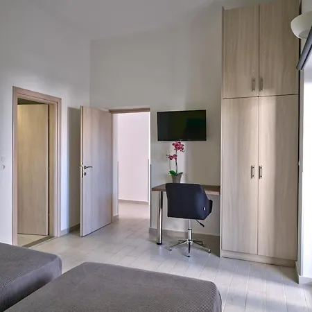 Colors In - House For 6 People In The Of Paros Nyaraló *
