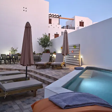 Colors In - House For 6 People In The Of Paros * Nausa
